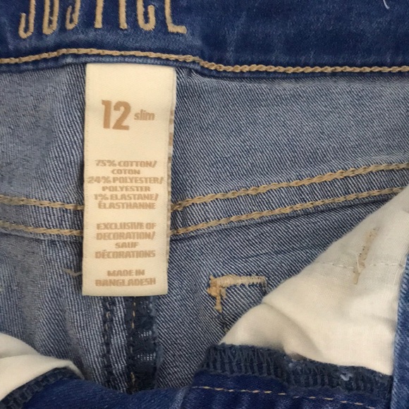 Shorts - Picture 2 of 3